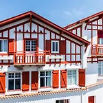 Kemaris Hotell