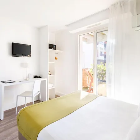 Kemaris Hotel 3*