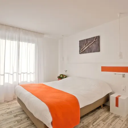 Kemaris Hotel