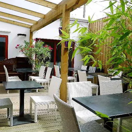 Kemaris Hotel