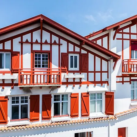 Kemaris Hotel