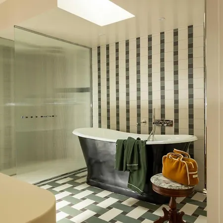 Kemaris Hotell
