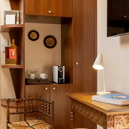 Kemaris Hotell 3*