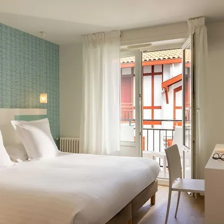 Otel Kemaris 3*