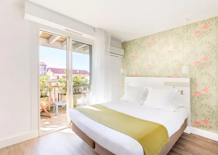 ホテル Kemaris 3*